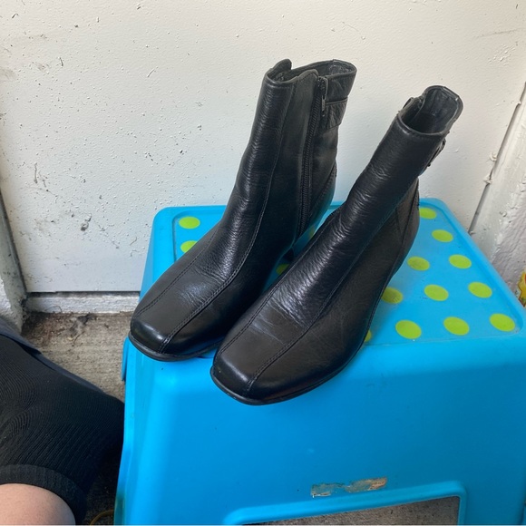 Clarks Artisan Dara 84950 Women’s Black Leather Zip Up Ankle Boots Size 5.5M - Picture 12 of 12